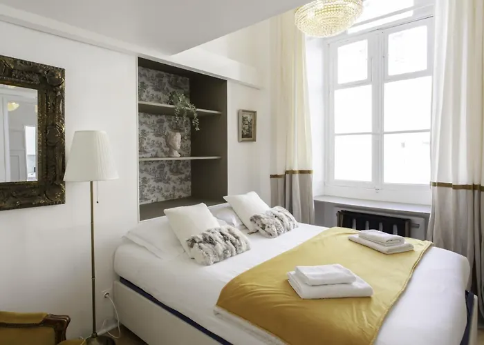 #59 Staywiz Us - Duplex Massena 1 Bdr Ac - 5 Mins Walk To Sea