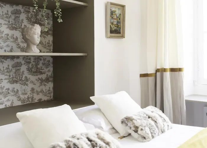 #59 Staywiz Us - Duplex Massena 1 Bdr Ac - 5 Mins Walk To Sea